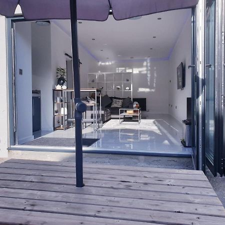 The Studio, Luxury Modern Apartment In The South Hams, Stunning Walks On The Doorstep, A 20 Minute Drive To The Beautiful Sandy Beaches, Quiet Courtyard Setting, Shops, Bars And Restaurants A Short Walk Away! Айвибридж Екстериор снимка
